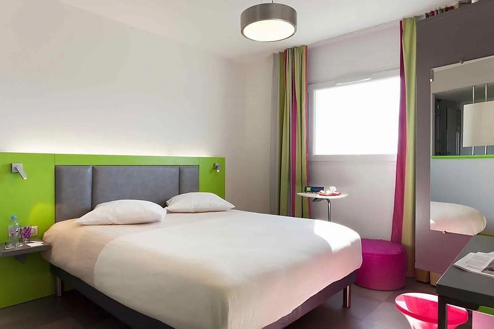 Lieux événementiels, IBIS STYLES PERTUIS