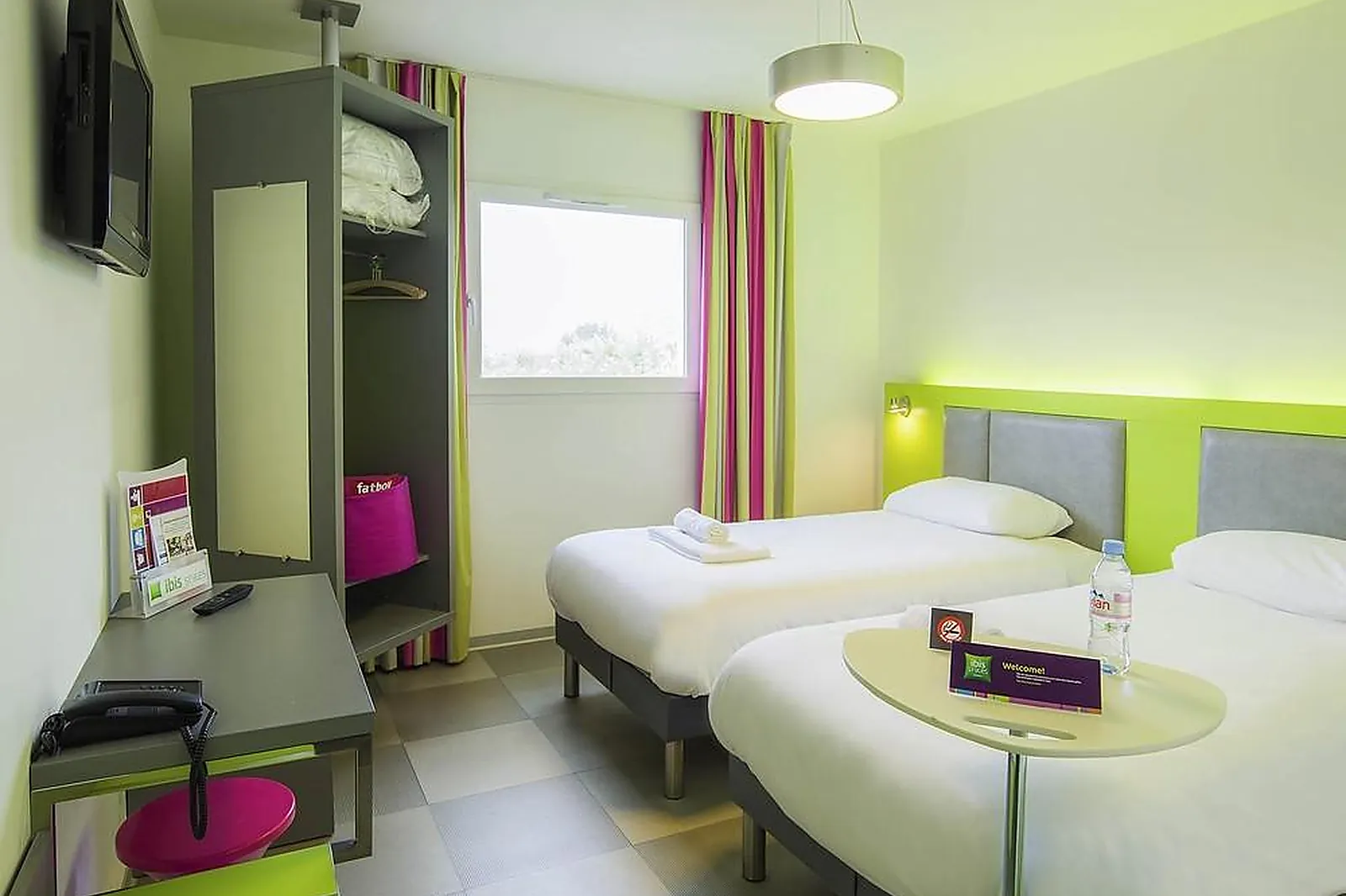 Lieux événementiels, IBIS STYLES PERTUIS