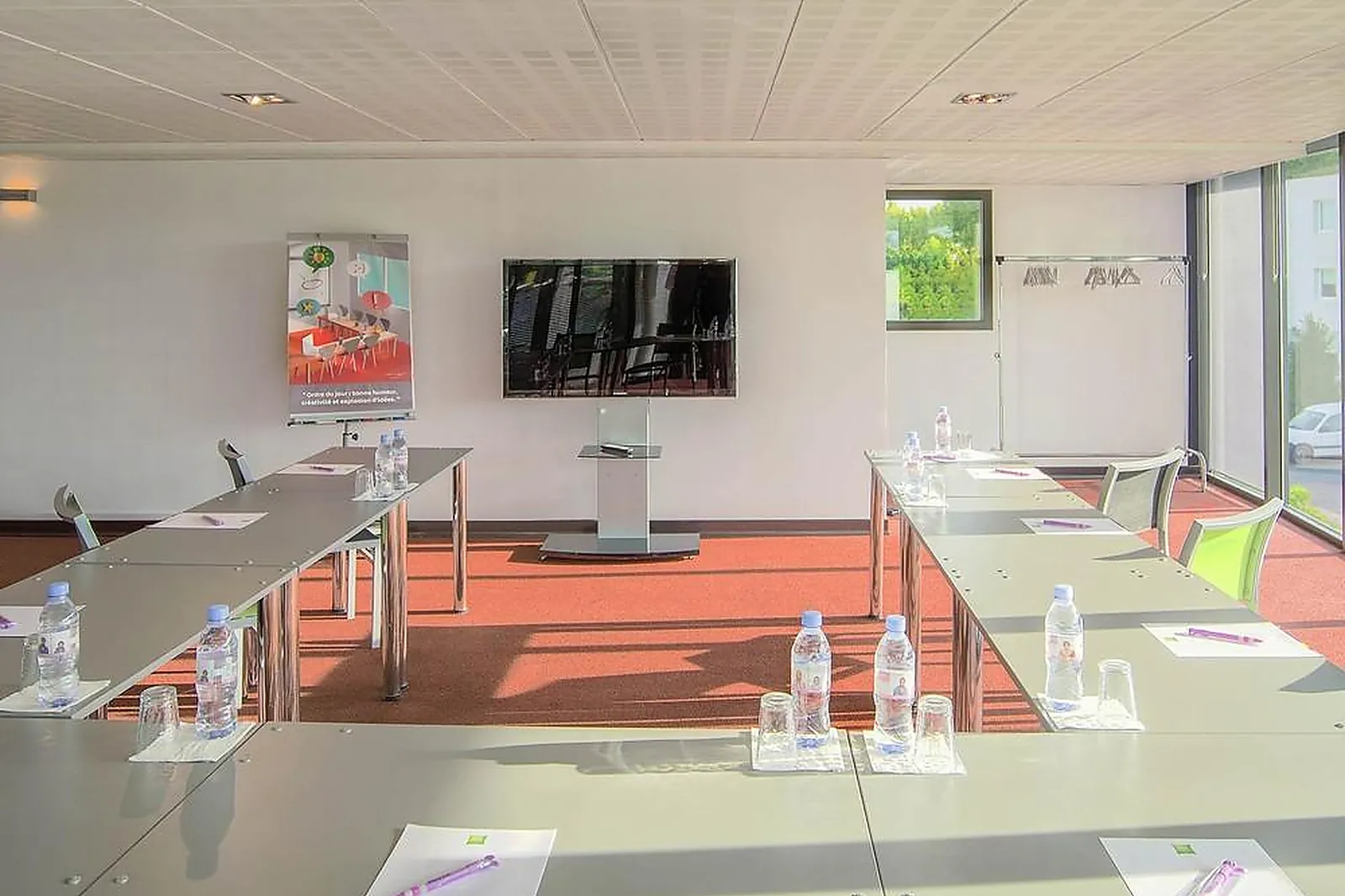 Lieux événementiels, IBIS STYLES PERTUIS