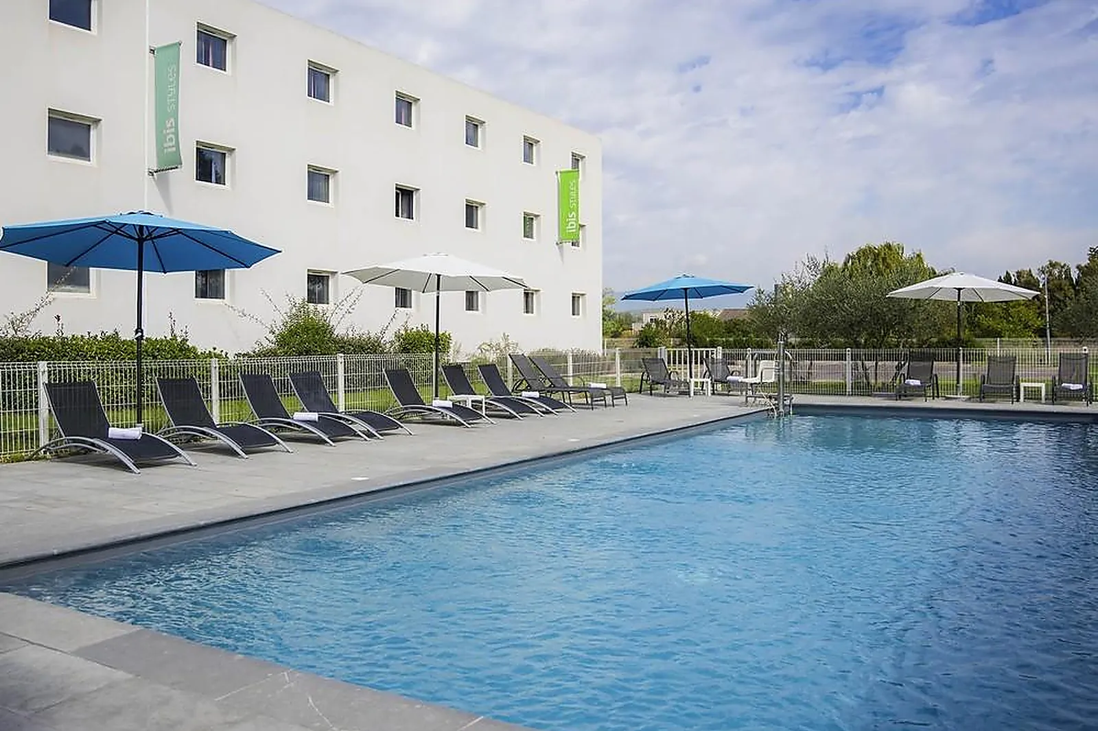 Lieux événementiels, IBIS STYLES PERTUIS