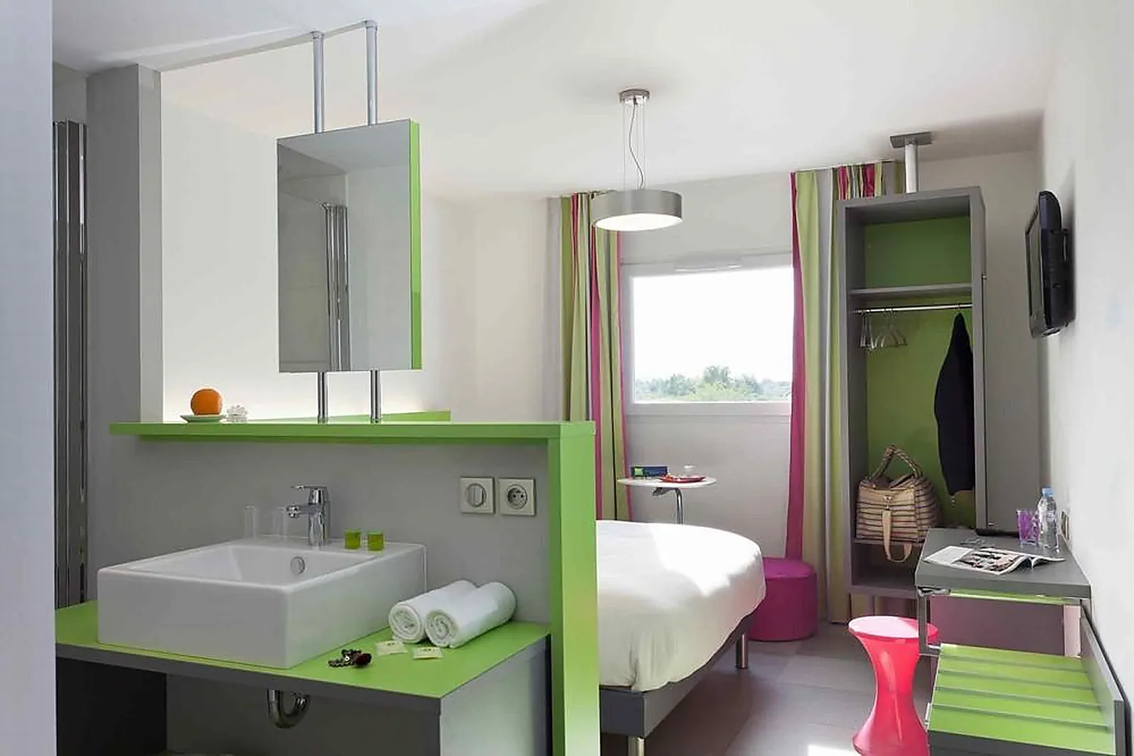 Lieux événementiels, IBIS STYLES PERTUIS