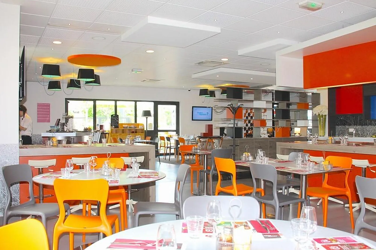 Lieux événementiels, IBIS STYLES ROMANS VALENCE GARE TGV