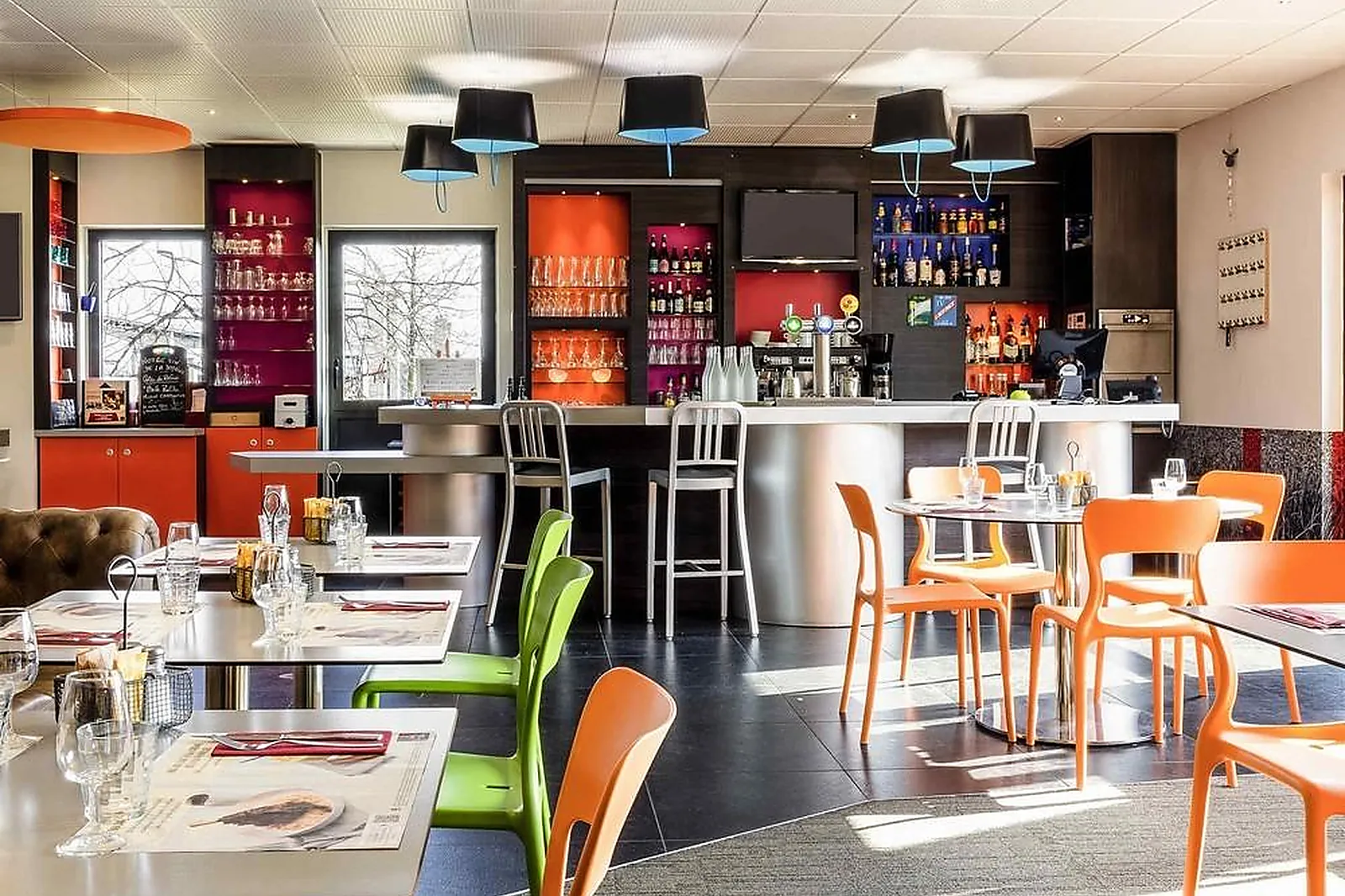 Lieux événementiels, IBIS STYLES ROMANS VALENCE GARE TGV