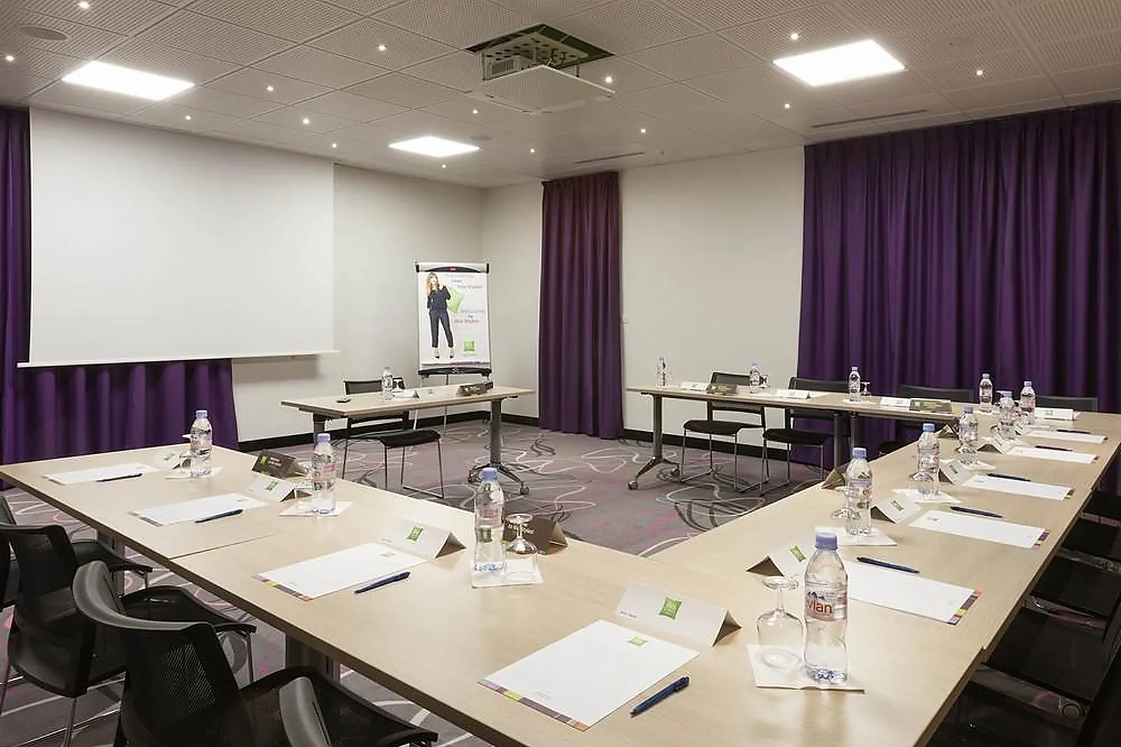 Lieux événementiels, IBIS STYLES ROMANS VALENCE GARE TGV