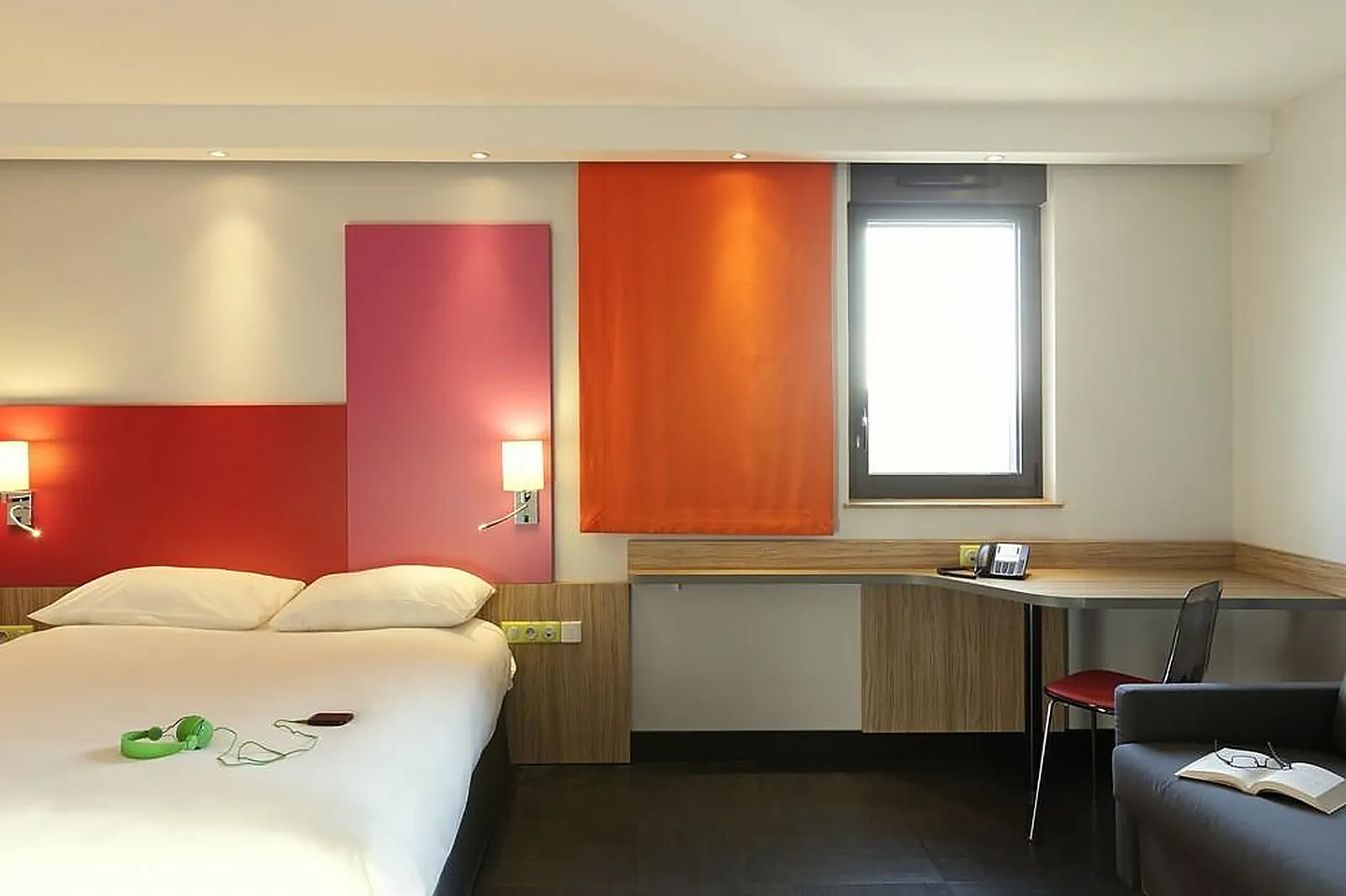 Lieux événementiels, IBIS STYLES ROMANS VALENCE GARE TGV