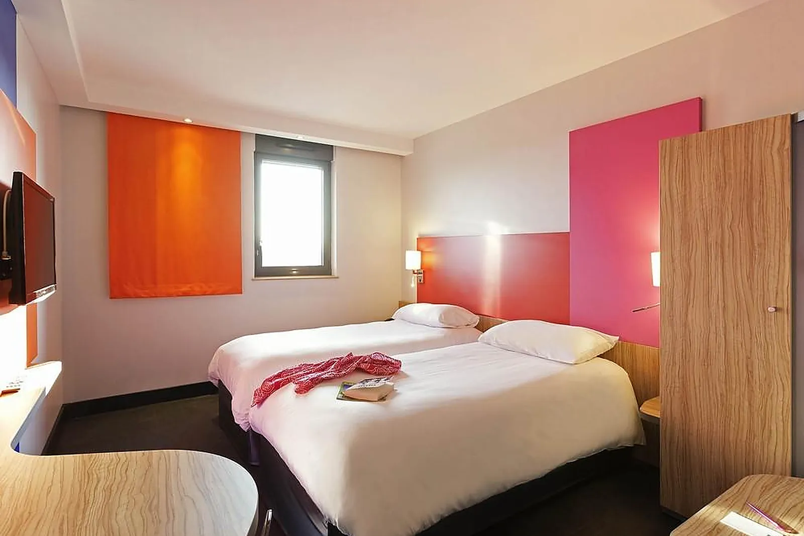 Lieux événementiels, IBIS STYLES ROMANS VALENCE GARE TGV