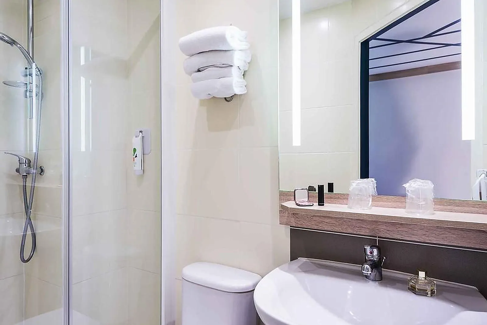 Lieux événementiels, IBIS STYLES ROUEN VAL DE REUIL