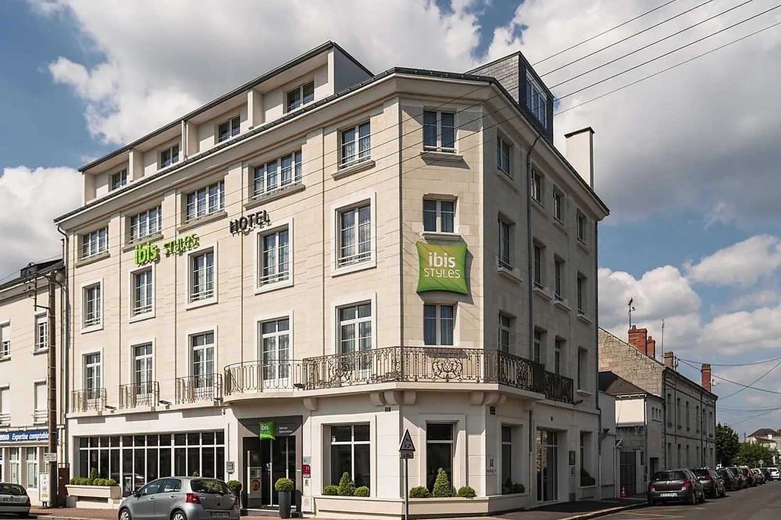 Lieux événementiels, IBIS STYLES SAUMUR GARE CENTRE