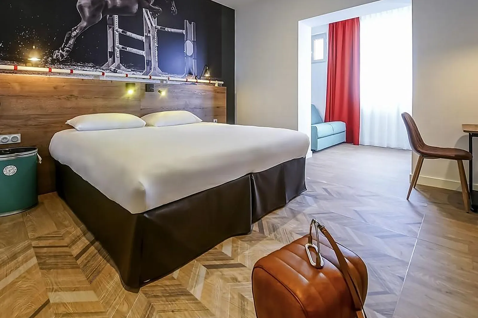 Lieux événementiels, IBIS STYLES SAUMUR GARE CENTRE