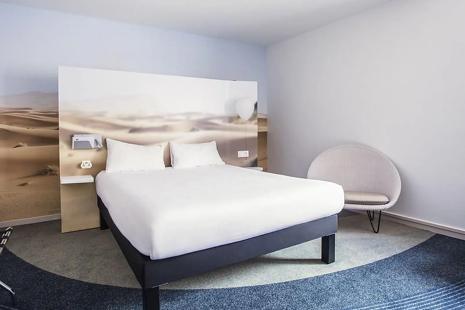 Lieux événementiels, IBIS STYLES TOULON CENTRE PORT