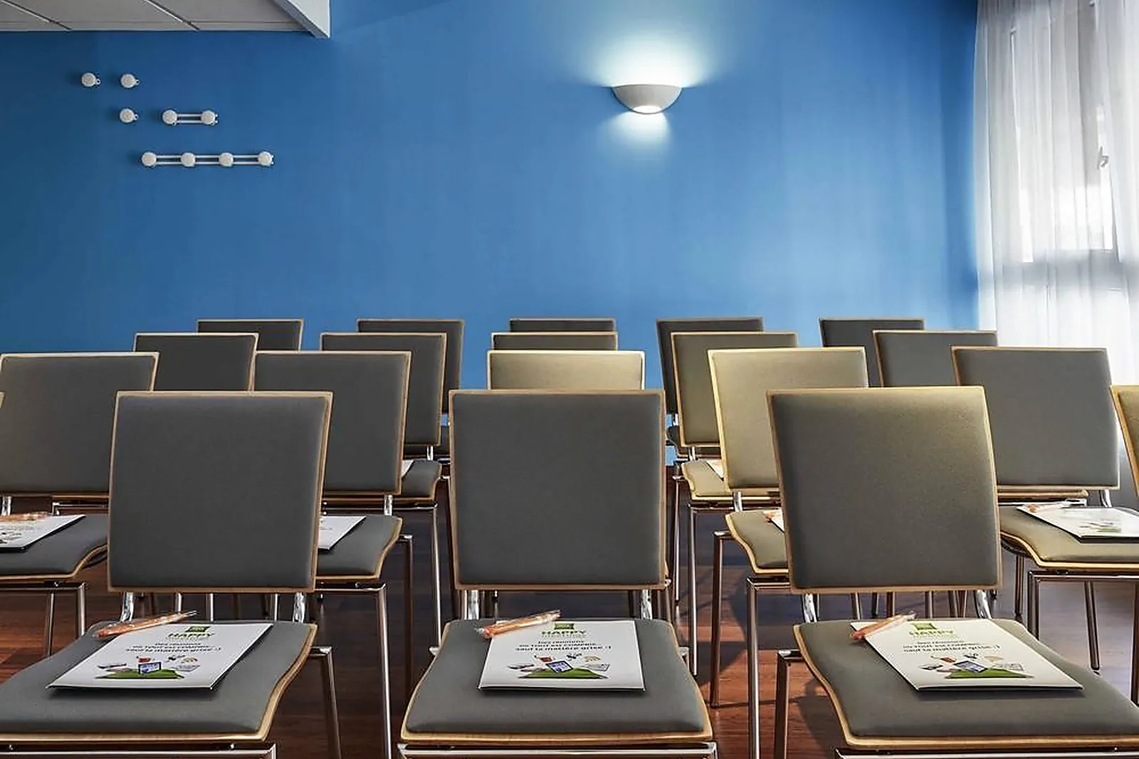 Lieux événementiels, IBIS STYLES TOULON CENTRE PORT