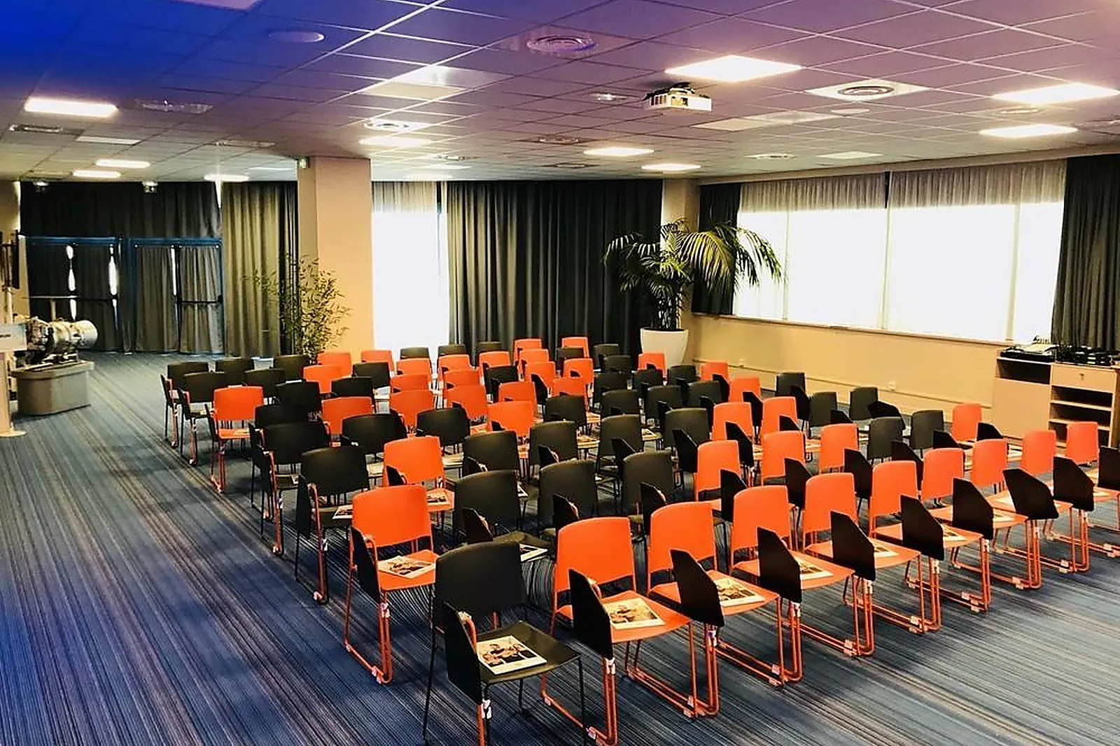 Lieux événementiels, IBIS STYLES TOULON CENTRE PORT