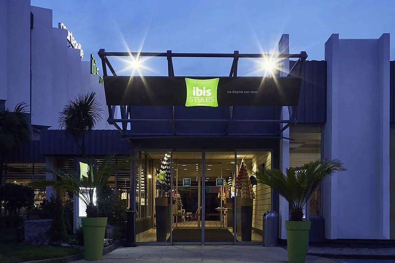 Lieux événementiels, IBIS STYLES TOULON LA SEYNE