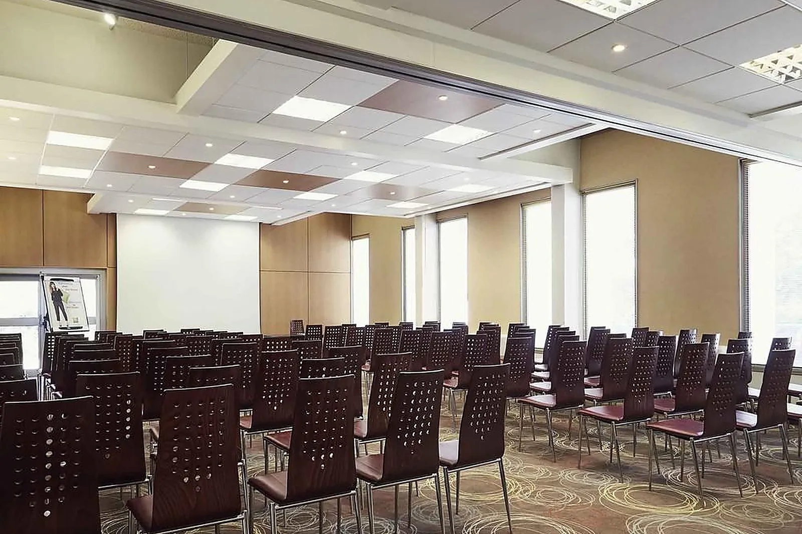 Lieux événementiels, IBIS STYLES TOULON LA SEYNE