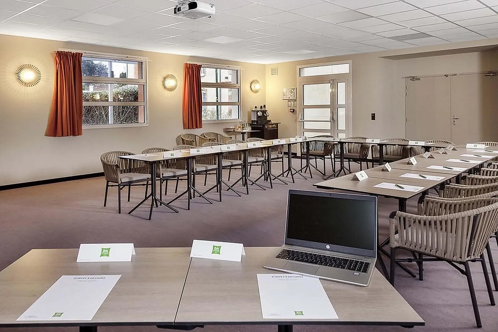 Lieux événementiels, IBIS STYLES TOULOUSE LAVAUR