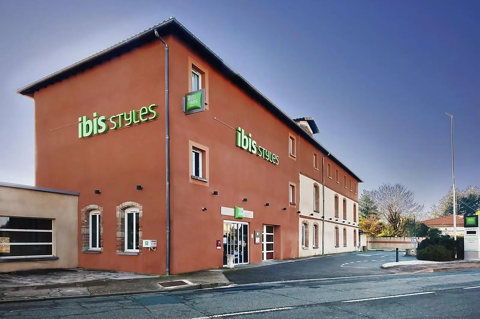 Lieux événementiels, IBIS STYLES TOULOUSE LAVAUR