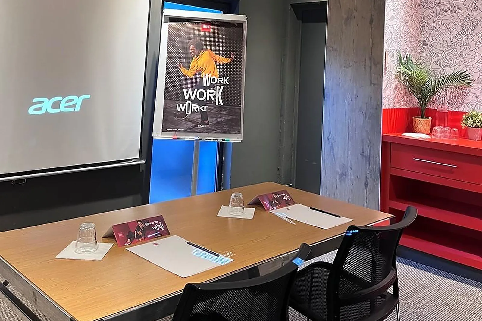 Lieux événementiels, IBIS TOULON LA SEYNE