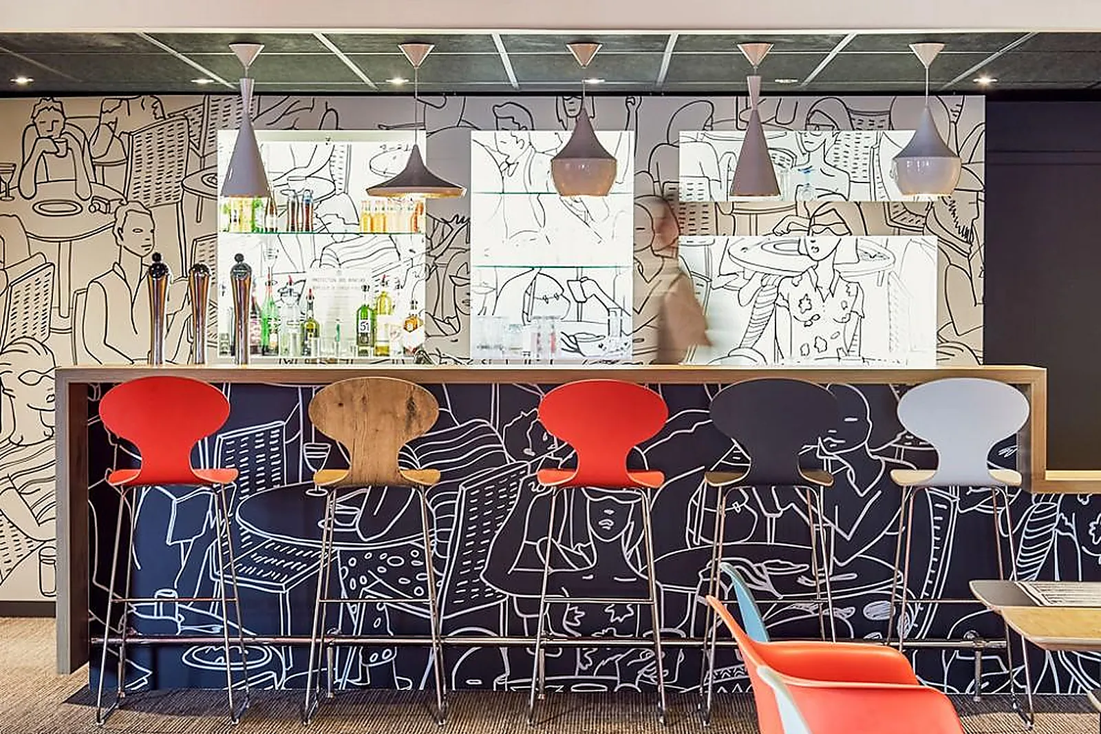 Lieux événementiels, IBIS TOULON LA VALETTE