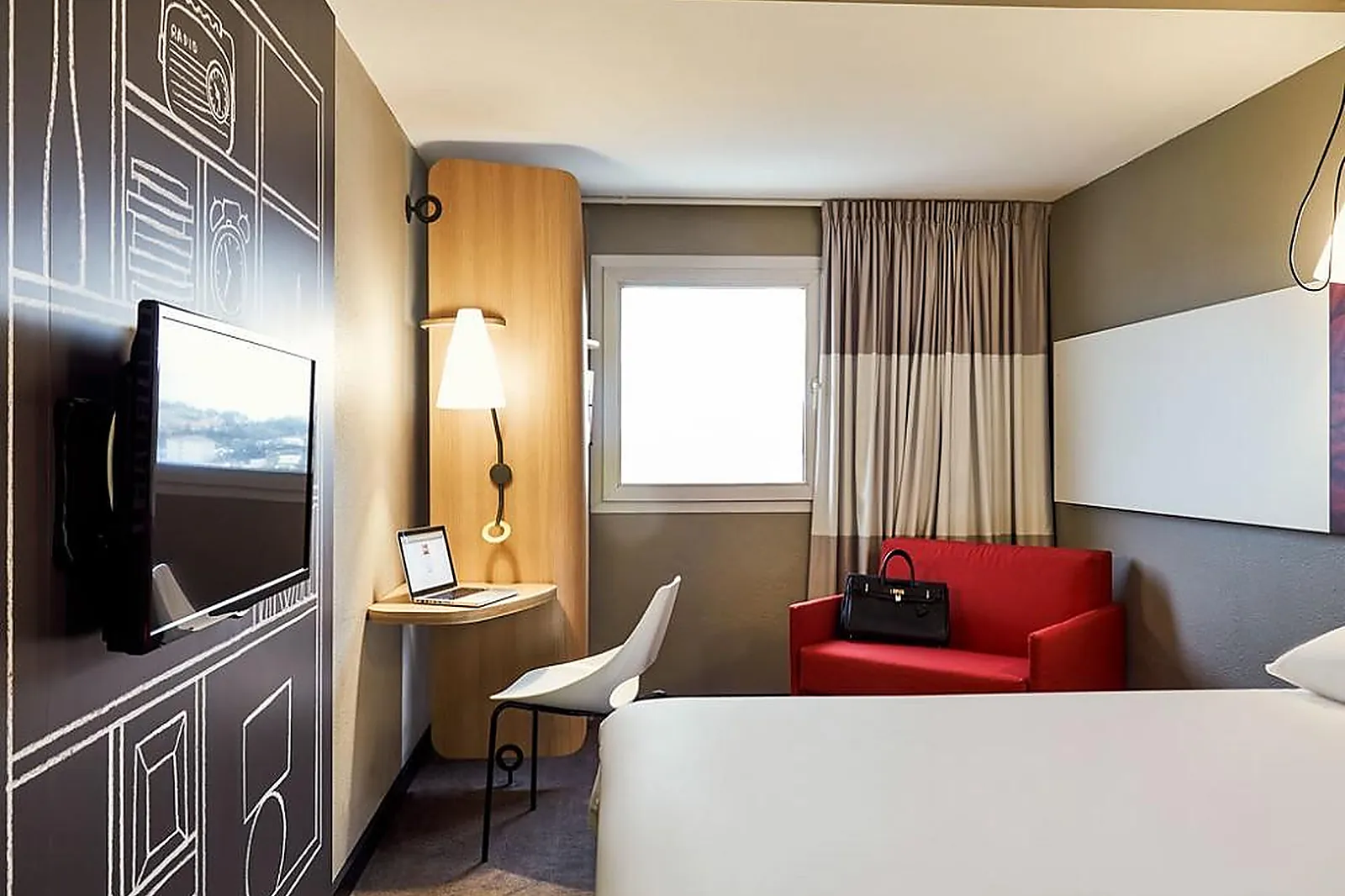 Lieux événementiels, IBIS TOULON LA VALETTE