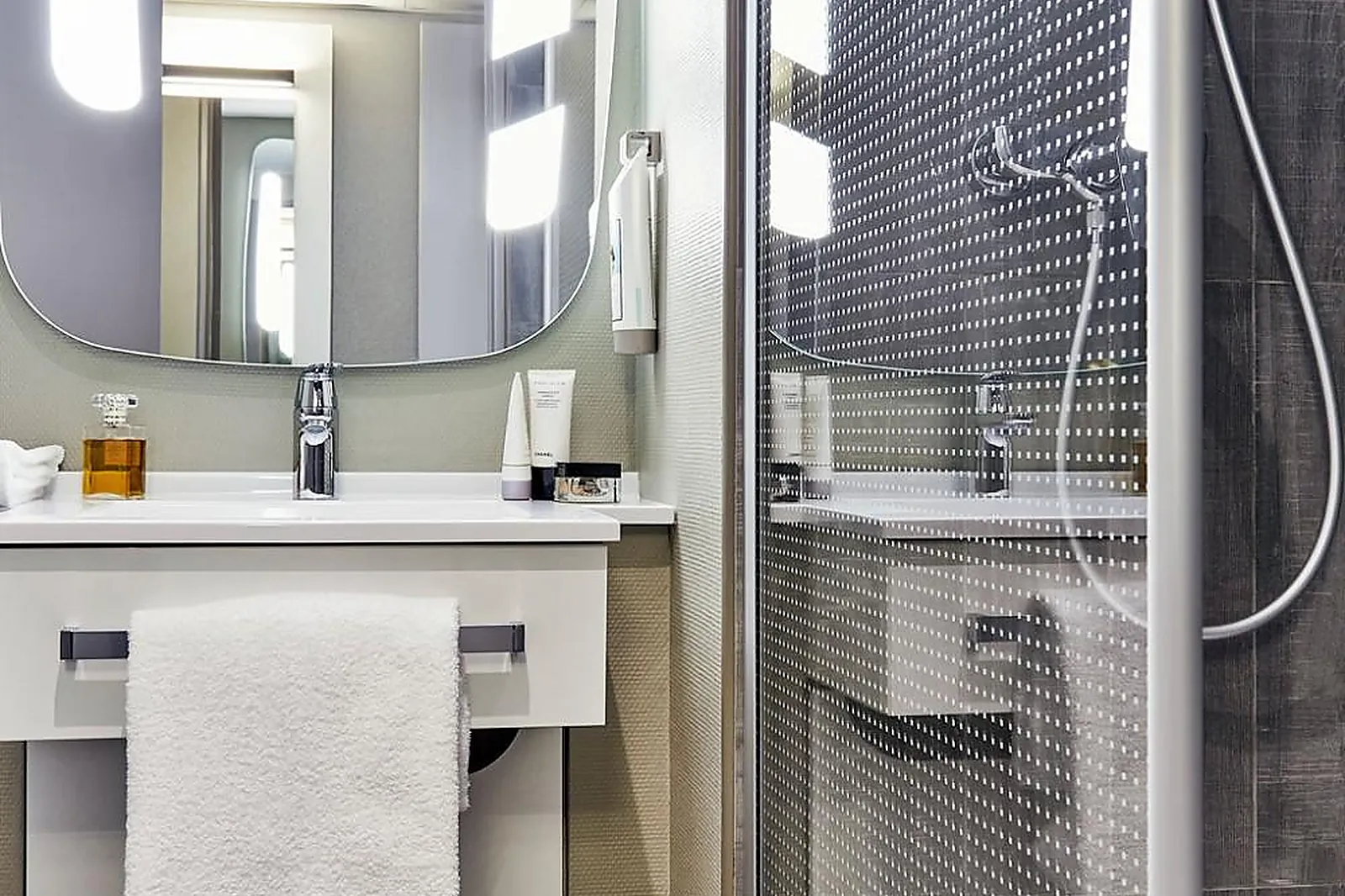 Lieux événementiels, IBIS TOULON LA VALETTE