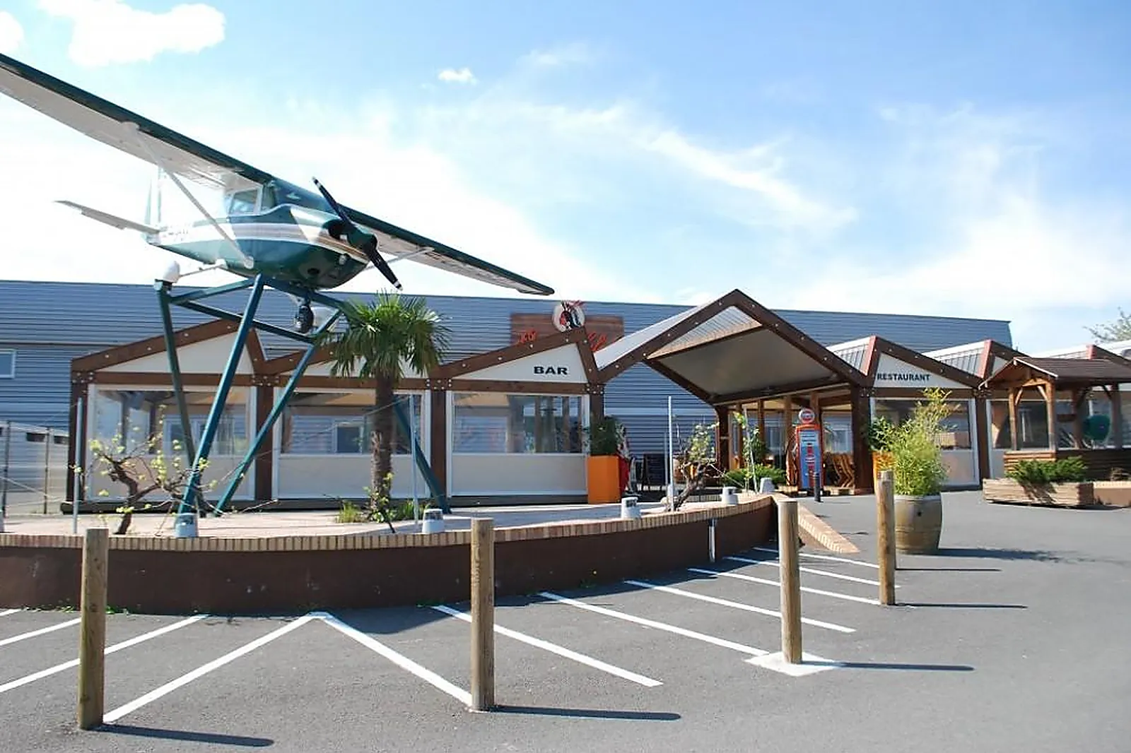 Lieux événementiels, INDIAN SALOON