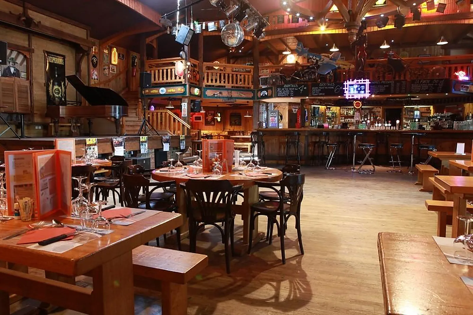 Lieux événementiels, INDIAN SALOON