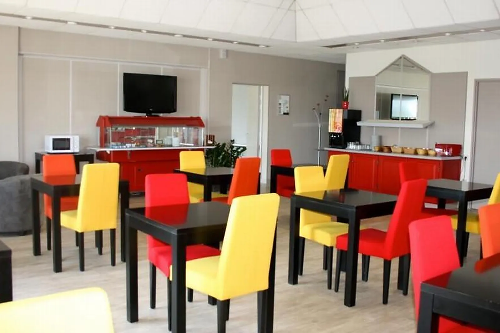 Lieux événementiels, INITIAL BY BALLADINS VENDÔME