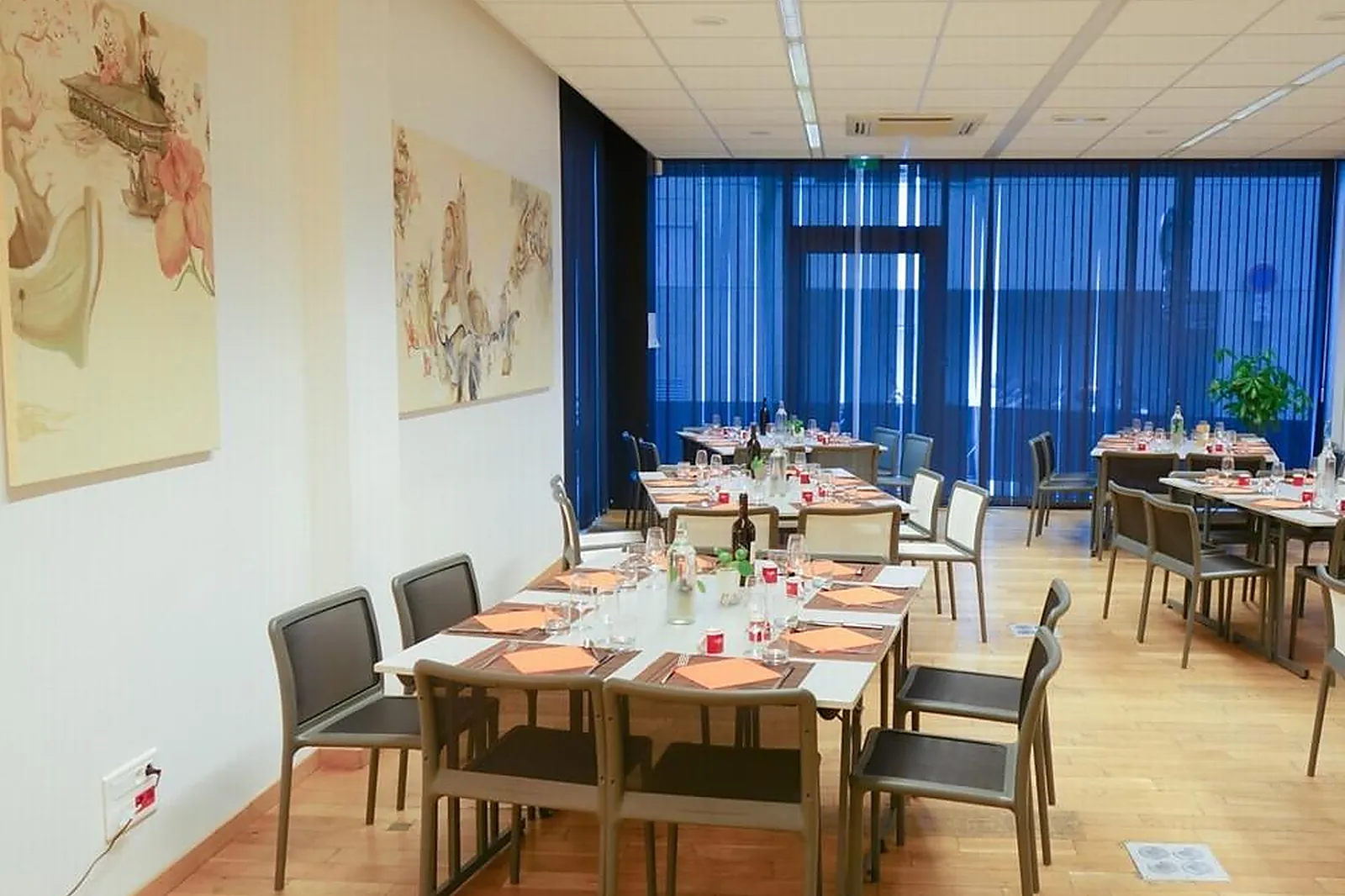 Lieux événementiels, INSULA