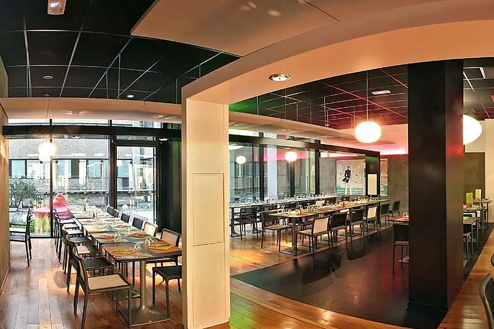 Lieux événementiels, INSULA