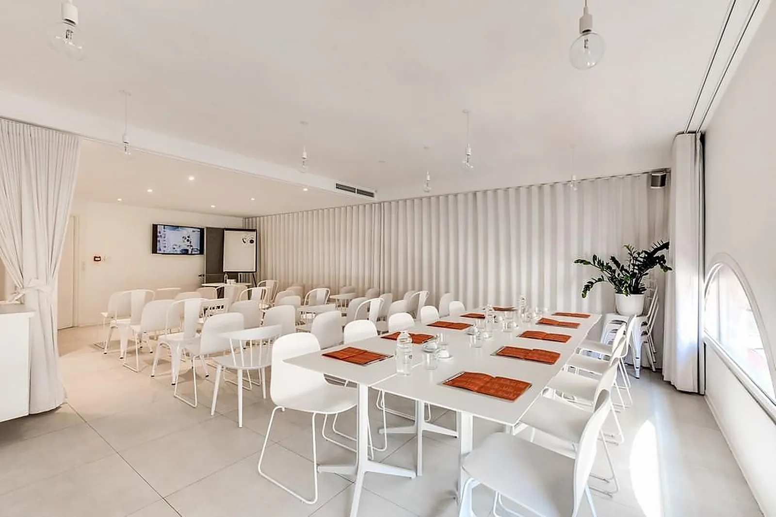 Lieux événementiels, JOYA LIFESTORE