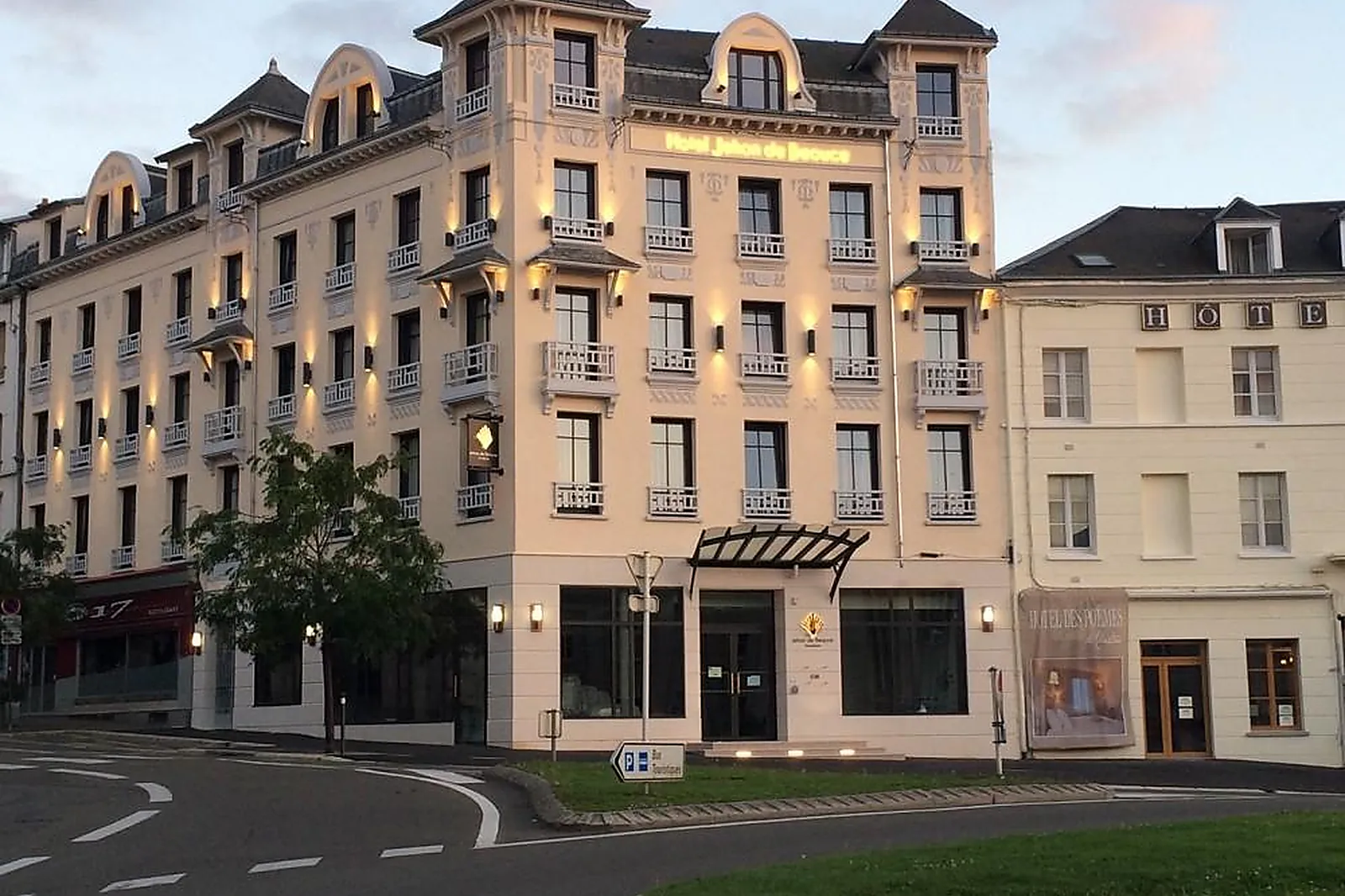 Lieux événementiels, JEHAN DE BEAUCE HOSTELLERIE