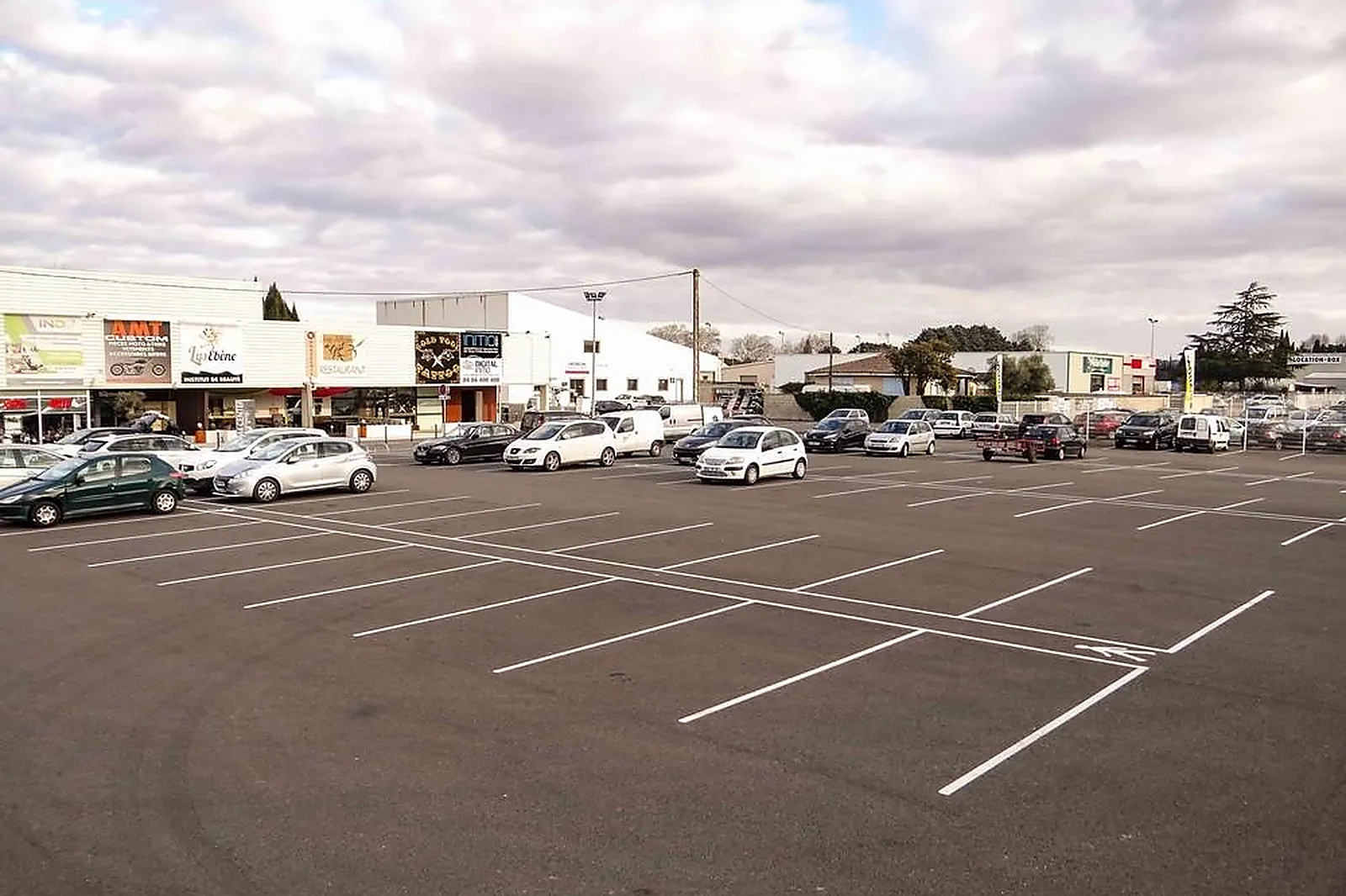 Lieux événementiels, KM4 CENTER