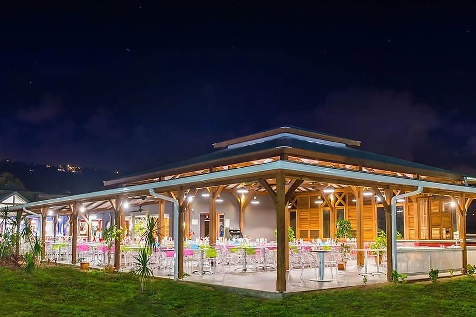 Lieux événementiels, KARIBEA SAINTE-LUCE HÔTEL