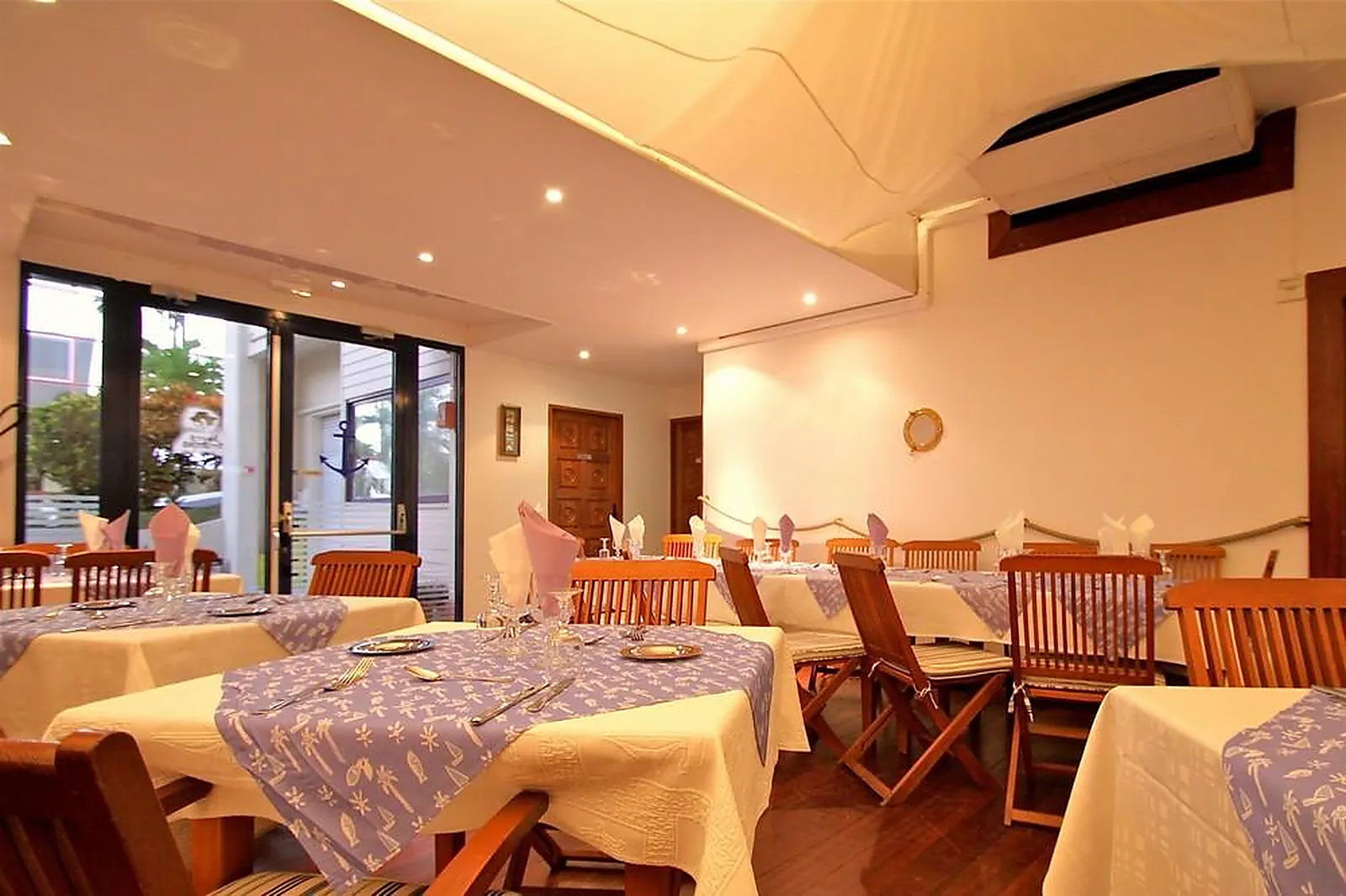 Lieux événementiels, KARIBEA SQUASH HÔTEL