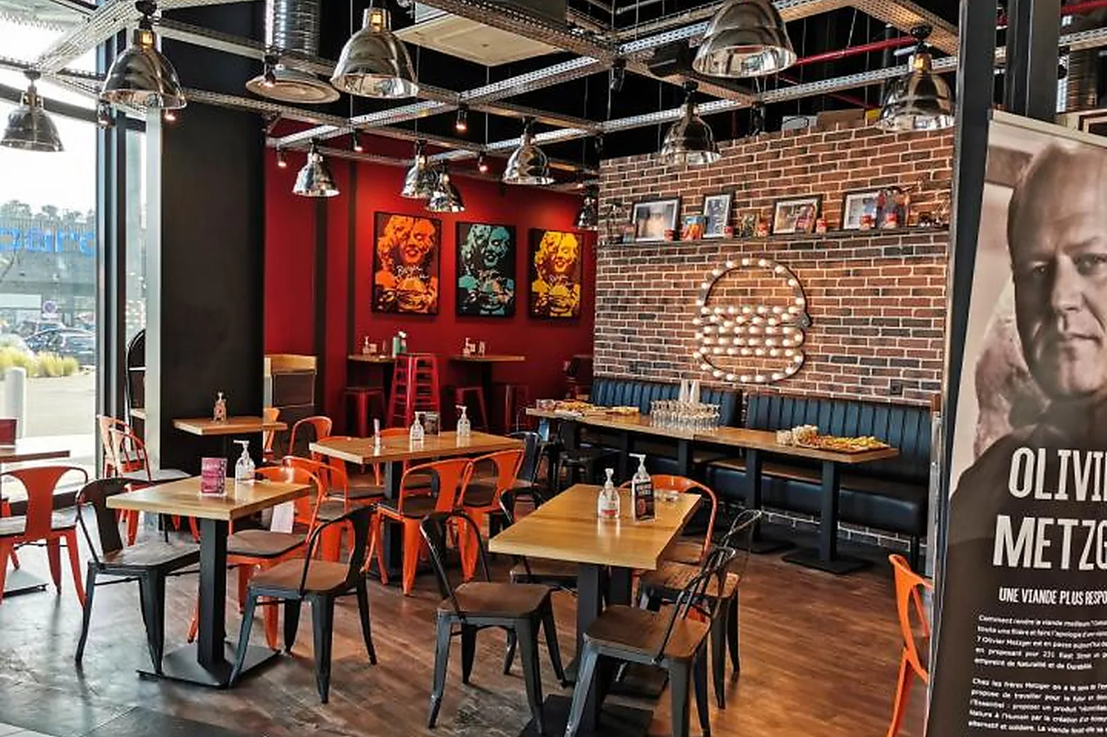 Lieux événementiels, KARTING DE CHARTES