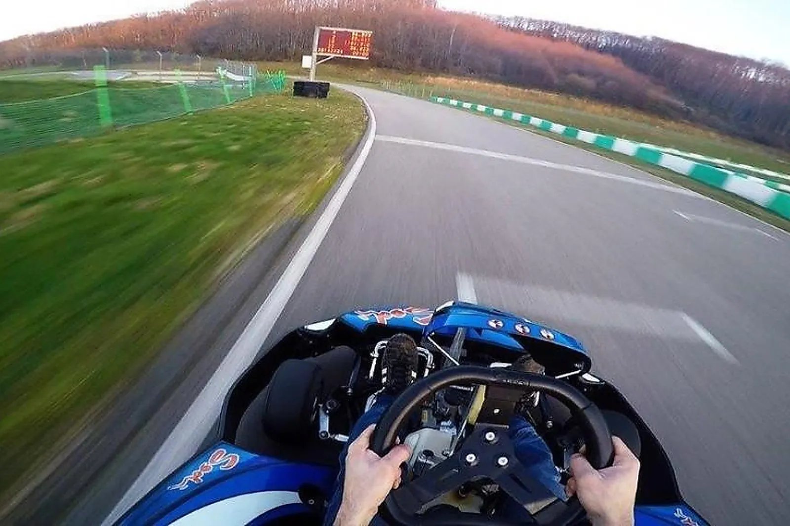 Lieux événementiels, KARTING DU LAQUAIS