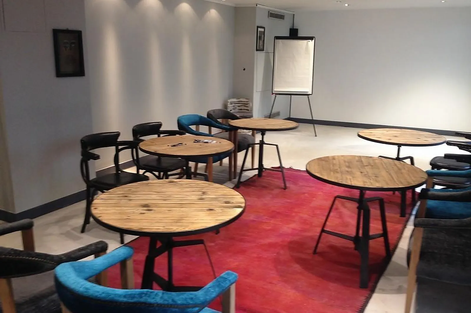 Lieux événementiels, KUBE HÔTEL