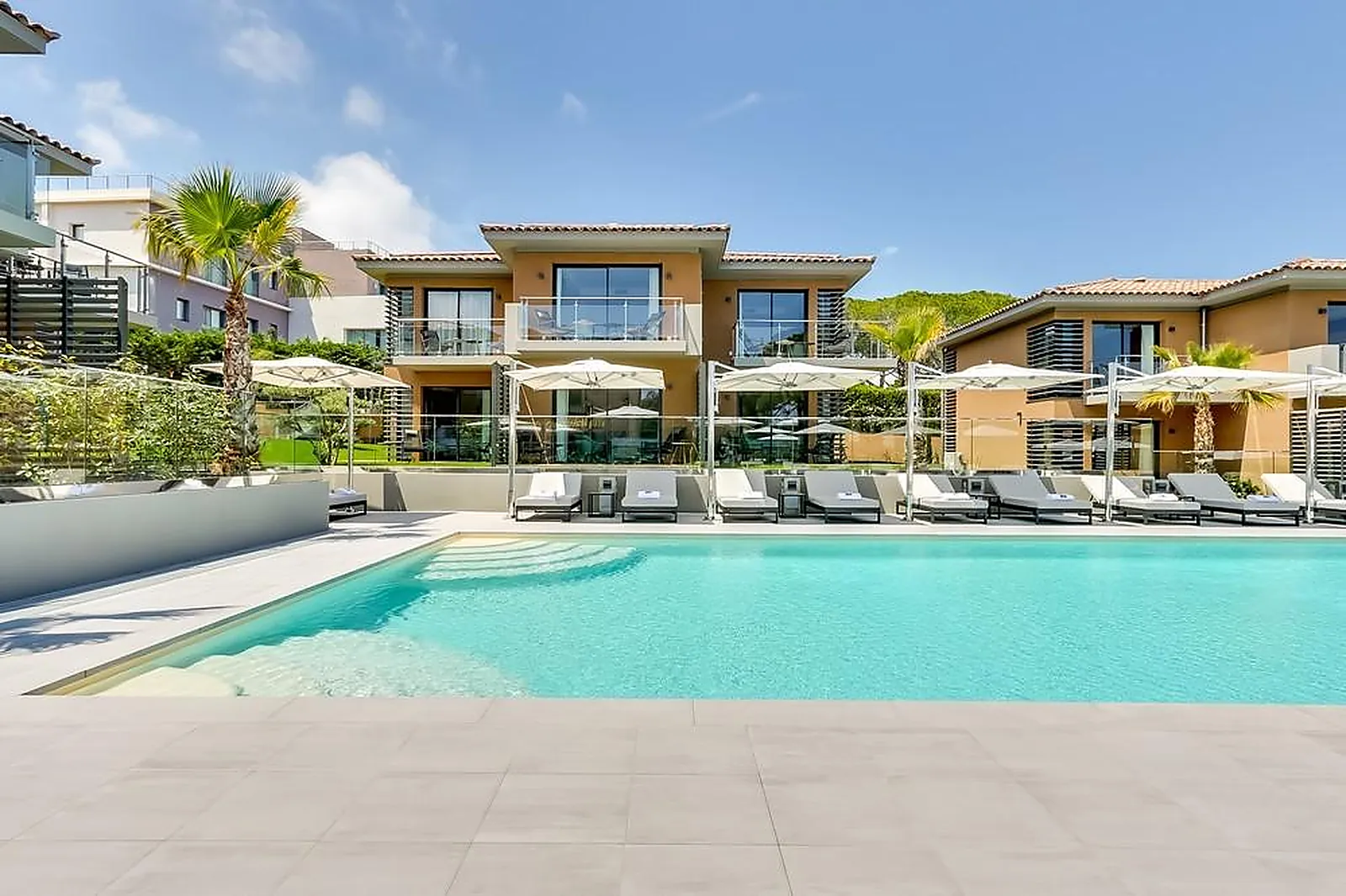 Lieux événementiels, KUBE HÔTEL GASSIN