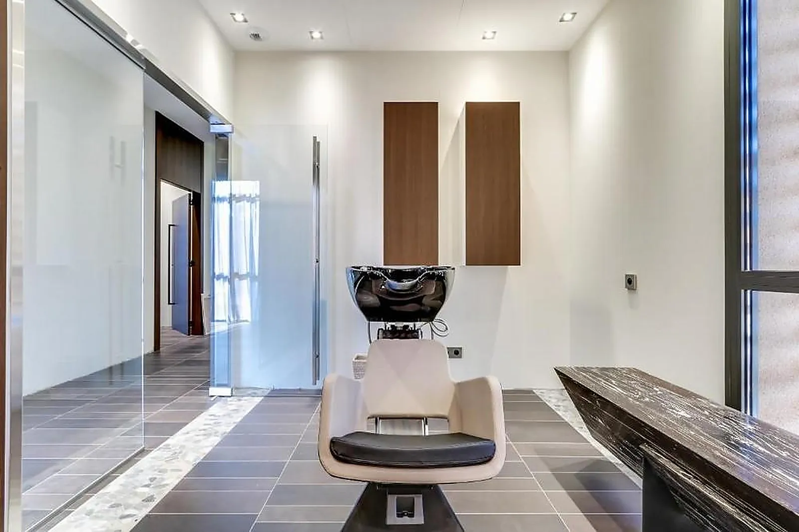 Lieux événementiels, KUBE HÔTEL GASSIN