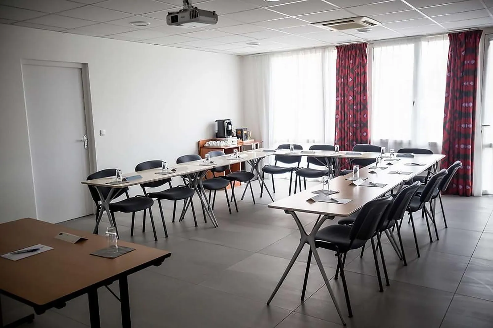 Lieux événementiels, KYRIAD CLERMONT SUD LA PARDIEU