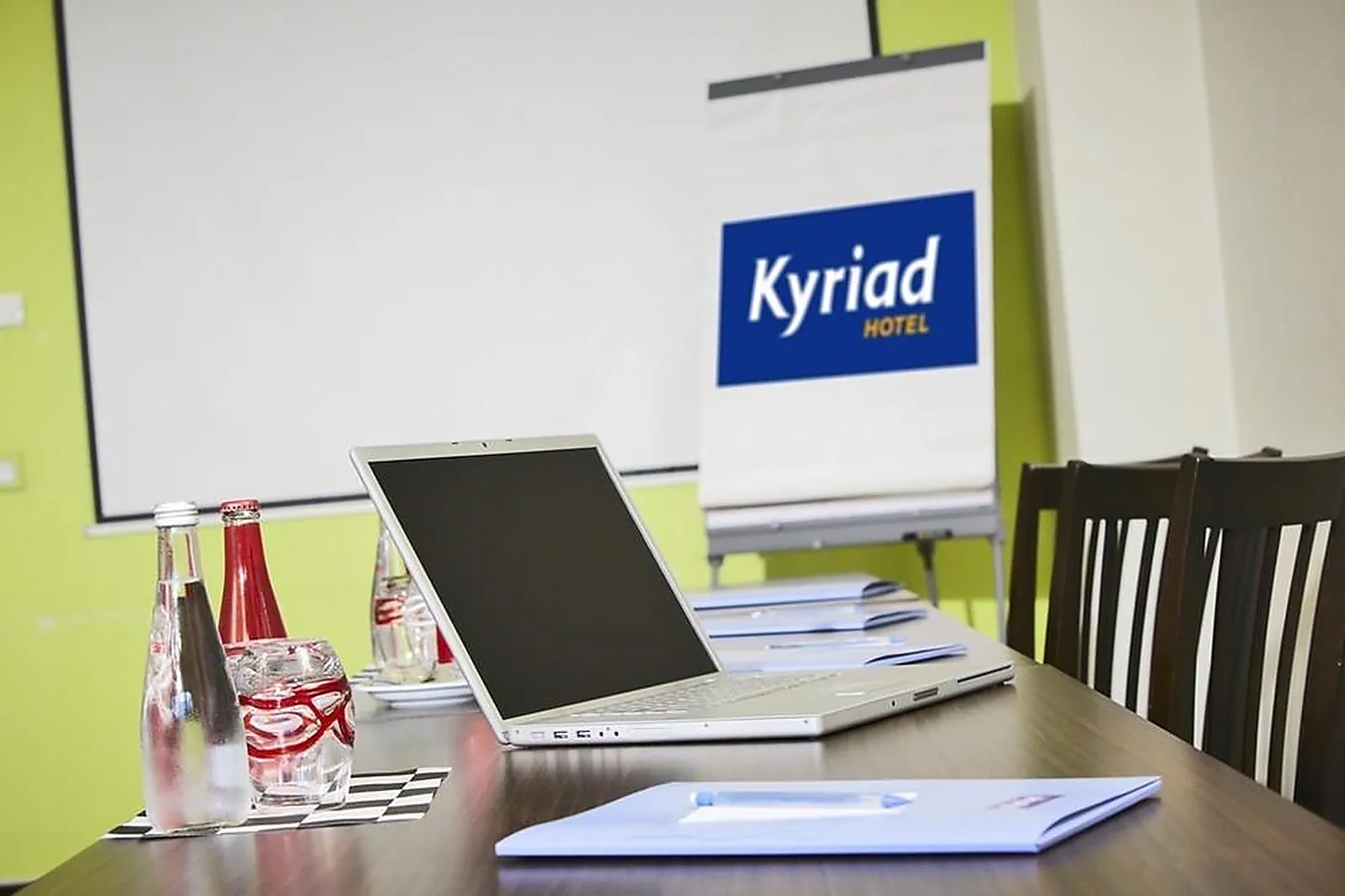 Lieux événementiels, KYRIAD DESIGN ENZO REIMS TINQUEUX