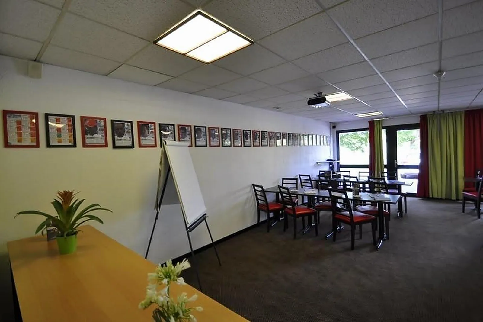 Lieux événementiels, KYRIAD DESIGN ENZO VIERZON