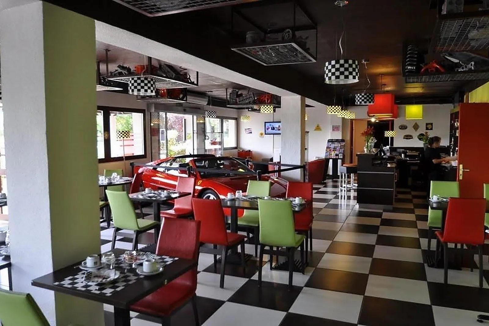 Lieux événementiels, KYRIAD DESIGN ENZO VIERZON