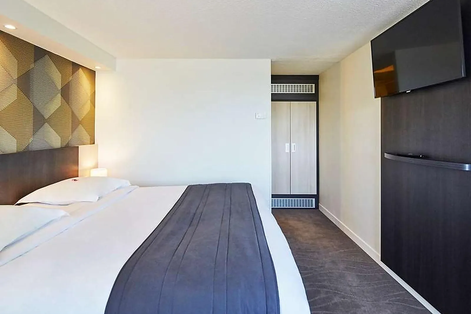 Lieux événementiels, KYRIAD LISIEUX