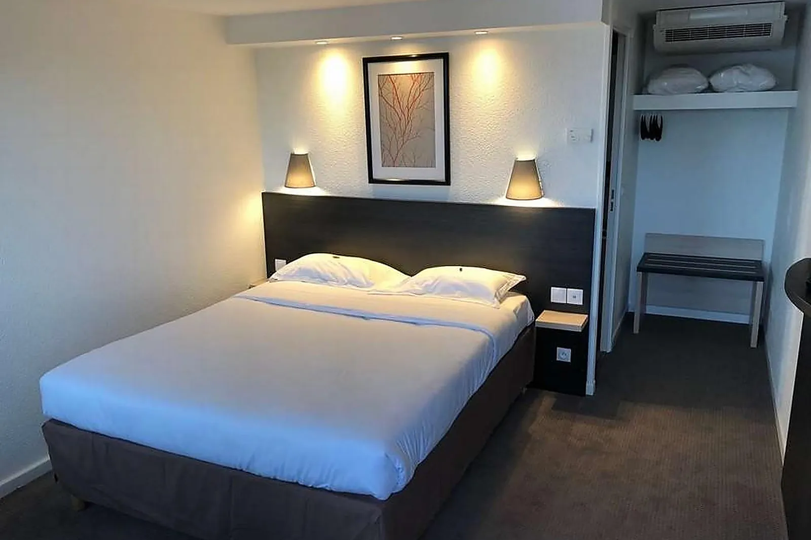 Lieux événementiels, KYRIAD LISIEUX