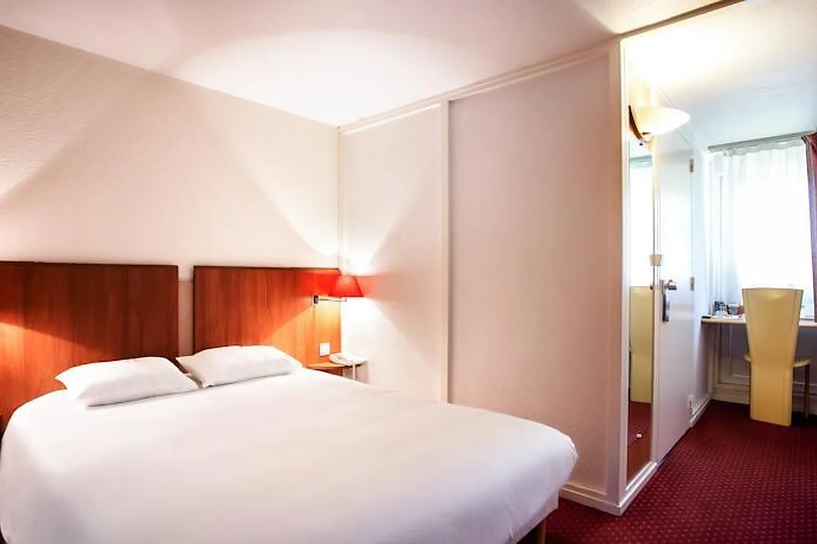 Lieux événementiels, KYRIAD MACON NORD SANCÉ PARC DES EXPOSITIONS