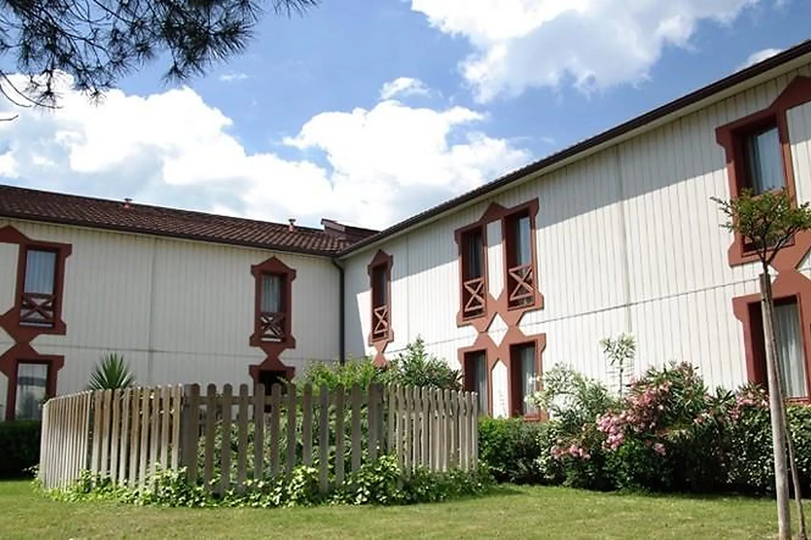 Lieux événementiels, KYRIAD NÎMES OUEST