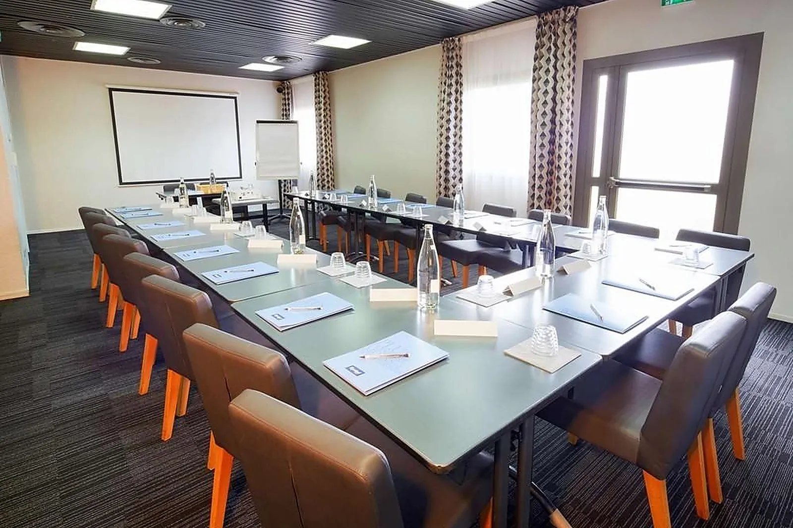 Lieux événementiels, KYRIAD ORLY-AÉROPORT ATHIS MONS