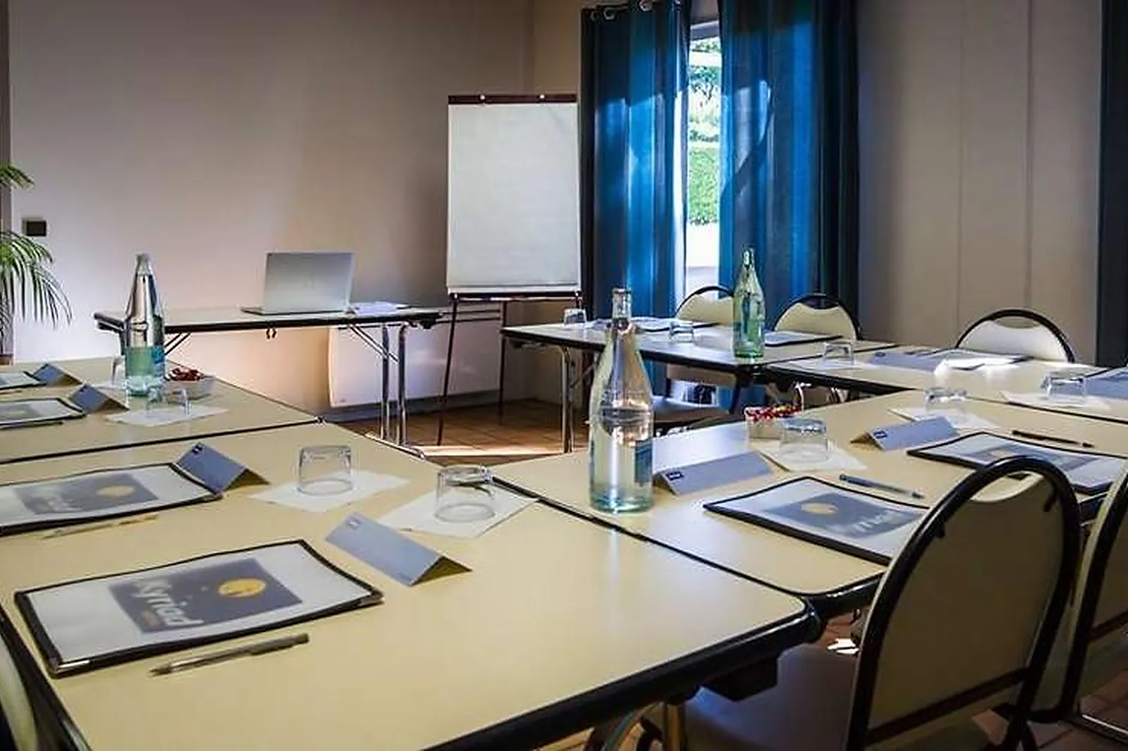 Lieux événementiels, KYRIAD ORTHEZ