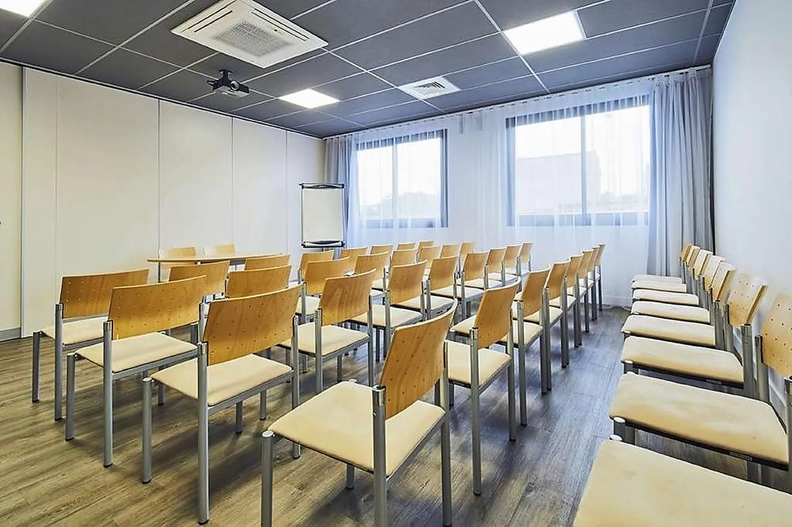 Lieux événementiels, KYRIAD PARIS BEZONS LA DÉFENSE